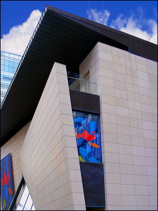 BATA_Shoe_Museum_Toronto.jpg