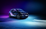 BMW i3 Urban Suite在織物、認證木材、橄欖鞣皮和地板墊中均使用可以循環利用的可回收材料。(BMW)